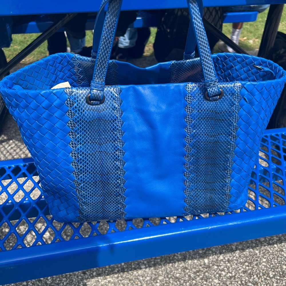 Bottega Veneta Electric Blue Snakeskin Cesta Tote